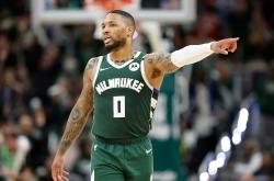 包含密尔沃基雄鹿主帅放话：年终总决赛半决赛必胜菲尼克斯太阳，郭艾伦冷笑回应的词条